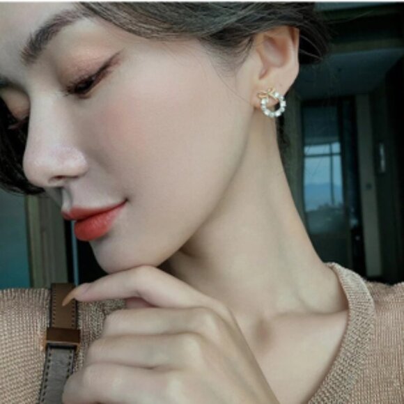 Madam P Elegant Trendy Round Crystal Wreath Bow Stud Earrings For Women Jewelry - Picture 3 of 6